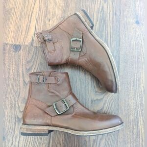 Frye Tyler Engineer Boots Size 7.5 B in Cognac Brown